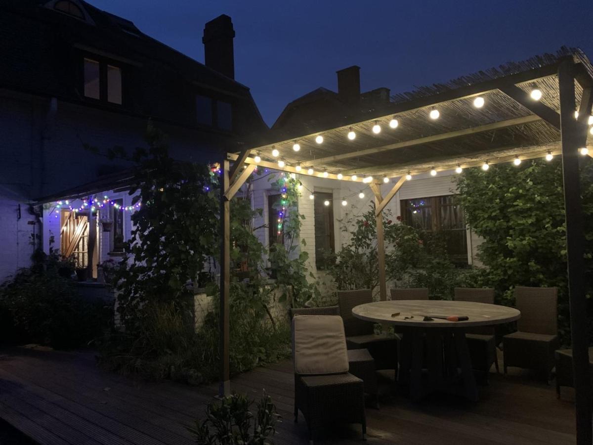 Gite: A La Courbe Du Fleuve Godinne Exterior photo